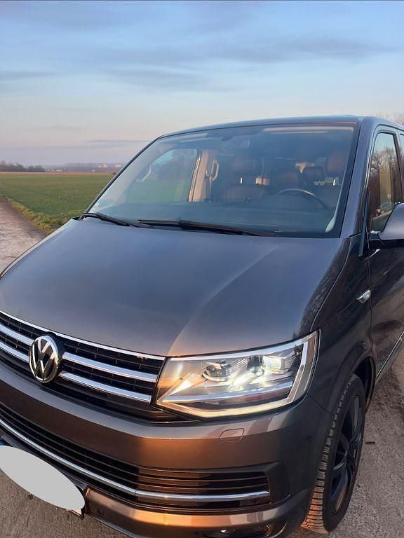Gebraucht VW Multivan Highline 204 PS (150 kW) 2018 Grau Van