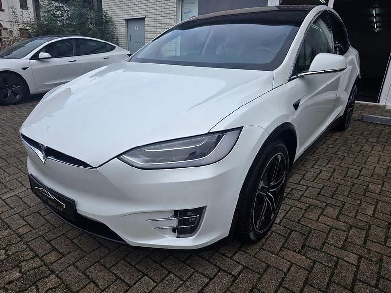 Weiß Gebraucht 2017 Tesla Model X SUV | 25.999 € (Guter Preis) - Bild 1/4