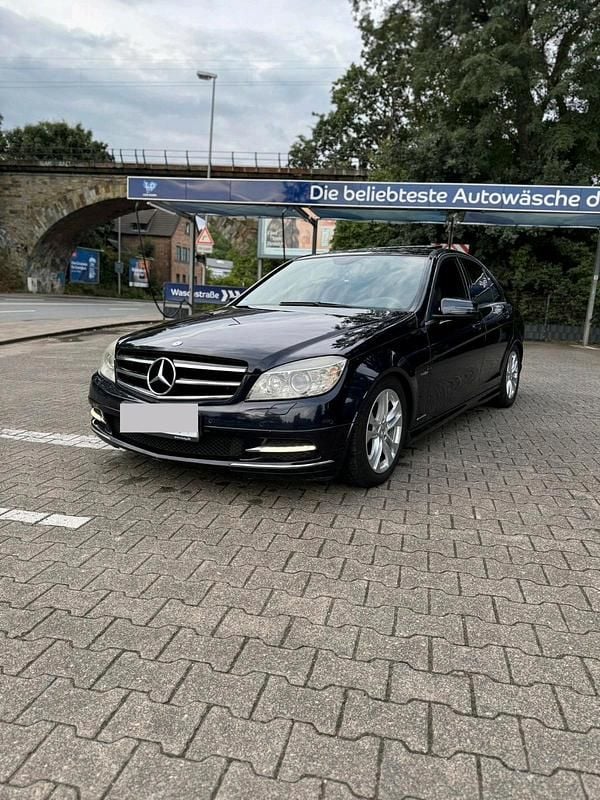 Andere farben Gebraucht 2010 Mercedes C220 AMG Limousine | 8.999 € (Fairer Preis) - Bild 1/4