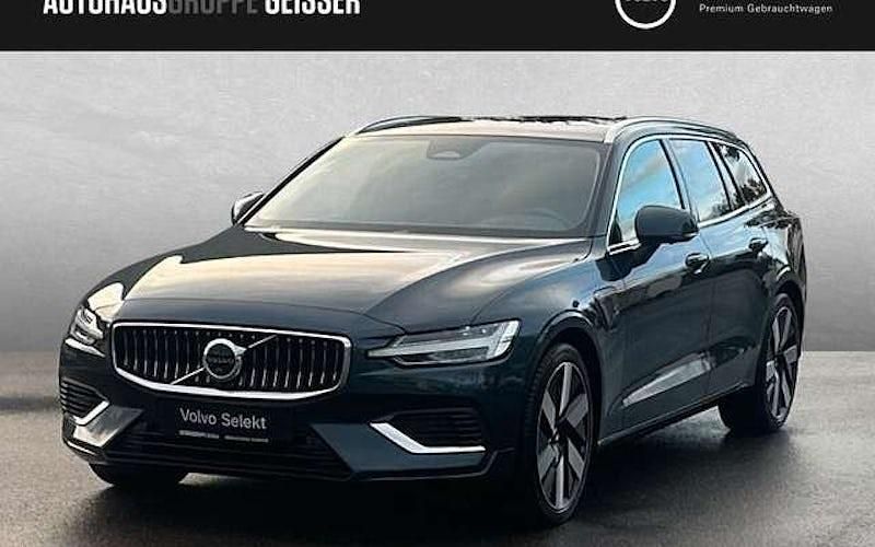 Gebraucht Volvo V60 Plus 350 PS (257 kW) 2025 Blau Kombi