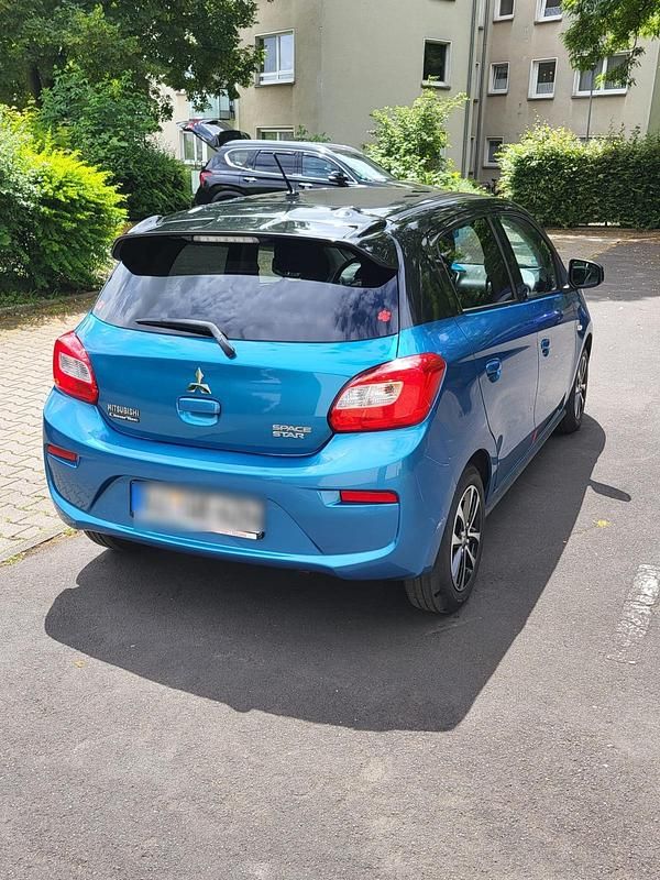Gebraucht Mitsubishi Space Star Edition 80 PS (58 kW) 2016 Blau Kleinwagen