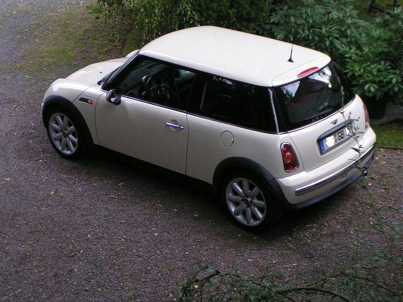 Second-hand Mini ONE 90 CP (66 kW) 2002 Alb Hatchback