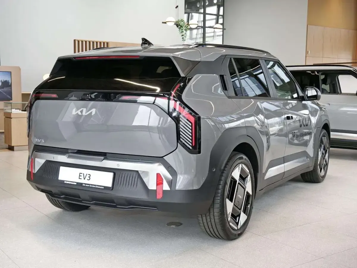 Neu Kia EV3 Earth 150 kW (204 PS) 2026 Grau SUV