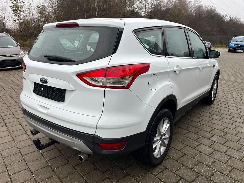 Gebraucht Ford Kuga Titanium 163 PS (119 kW) 2014 Weiß SUV