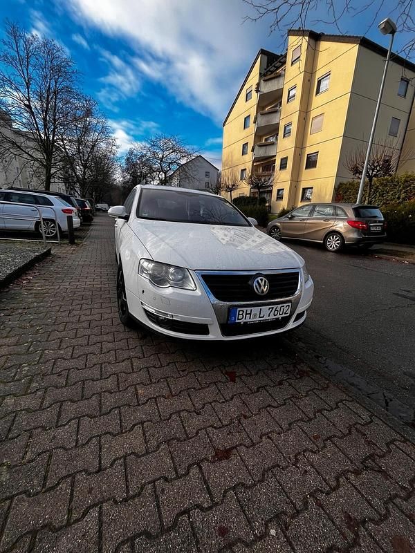 Weiß Gebraucht 2009 VW Passat Kombi | 2.800 € (Fairer Preis) - Bild 1/4