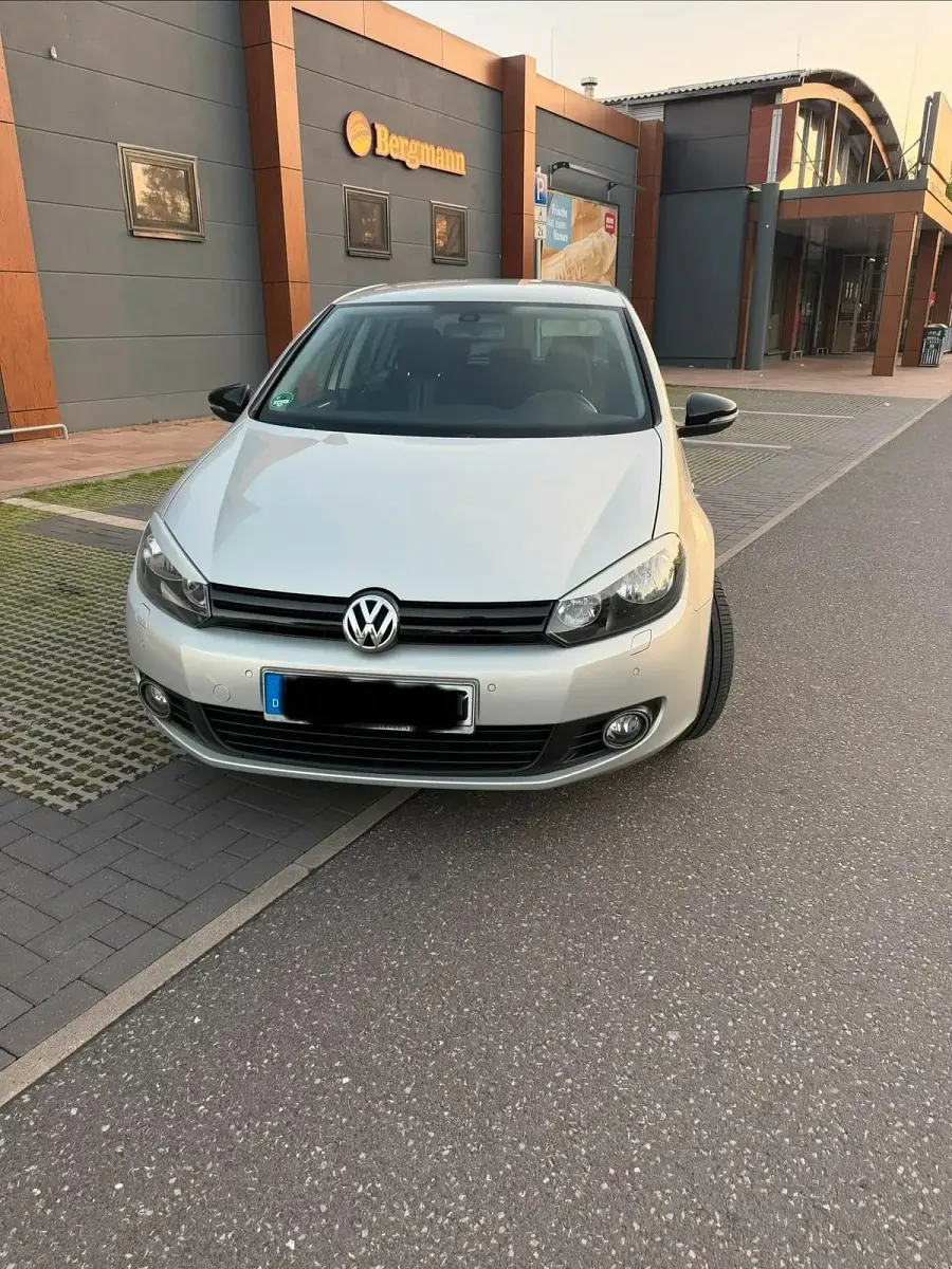 Gebraucht VW Golf VII 86 PS (63 kW) 2012 Silber Limousine