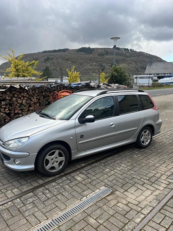 Gebraucht Peugeot 206 75 PS (55 kW) 2006 Silber Kombi