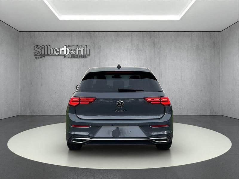 Gebraucht VW Golf VIII Active 150 PS (110 kW) 2022 Grau Limousine