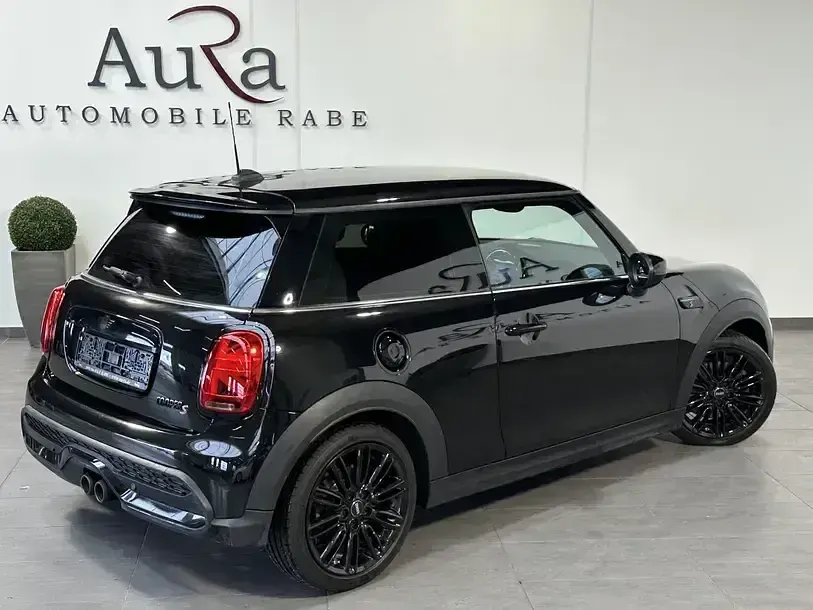 Używany Mini Cooper S Classic 178 KM (130 kW) 2022 Czarny Hatchback