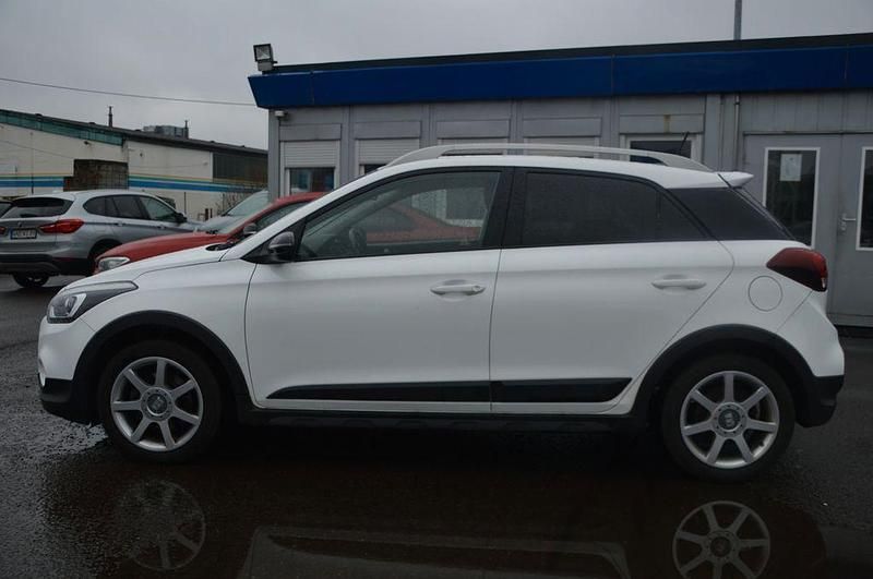 Gebraucht Hyundai i20 Active 101 PS (74 kW) 2020 Weiß Kleinwagen