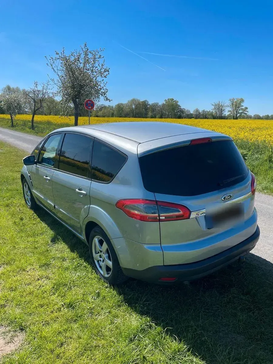 Gebraucht Ford S-MAX S 140 PS (102 kW) 2011 Silber Van / Kleinbus