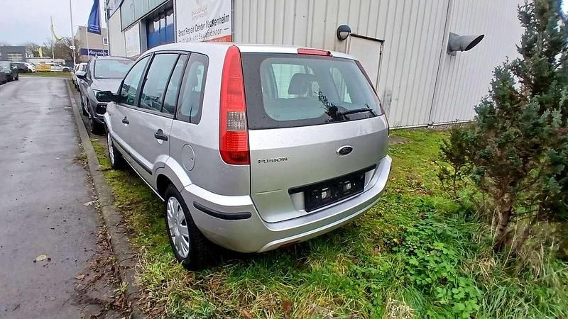 Gebraucht Ford Fusion Ambiente 80 PS (58 kW) 2004 Silber Kleinwagen