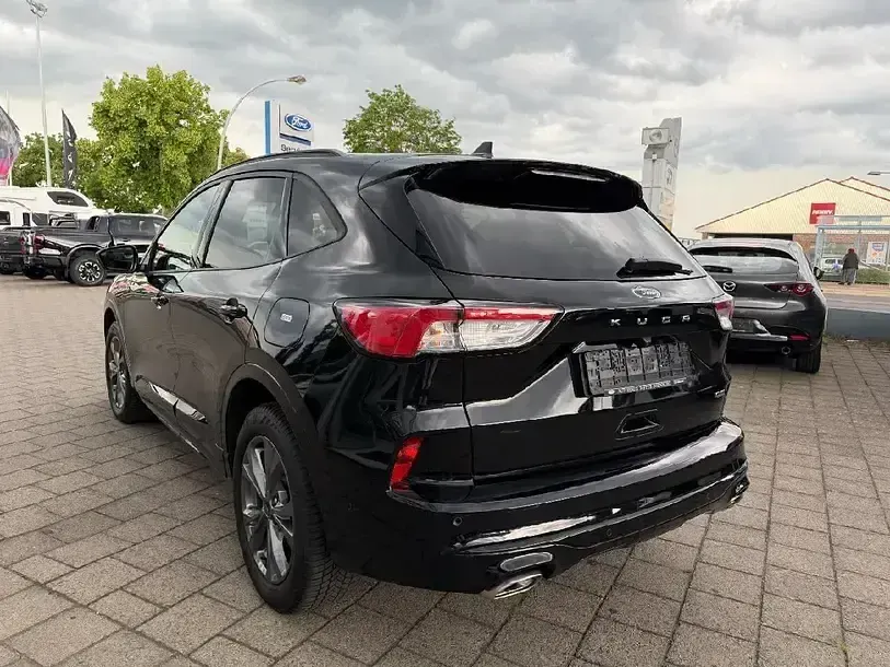 Gebraucht Ford Kuga ST-Line 152 PS (111 kW) 2022 Obsidianschwarz metallic SUV