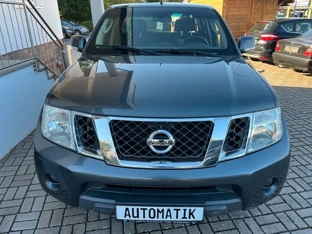 Gebraucht Nissan Navara SE 190 PS (139 kW) 2013 Grau Pickup