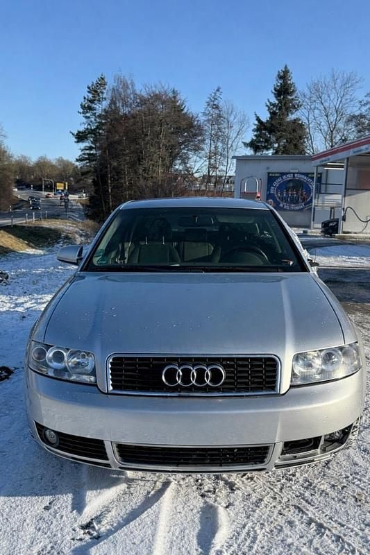 Gebraucht Audi A4 135 PS (99 kW) 2001 Silber Limousine