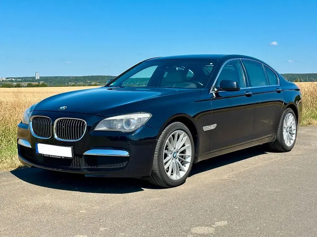 Gebraucht BMW 740 M Sport 306 PS (225 kW) 2011 Schwarz Limousine