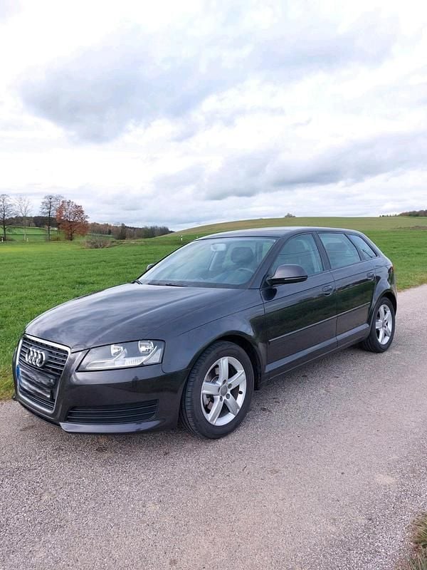 Gebraucht Audi A3 105 PS (77 kW) 2010 Grau Kleinwagen