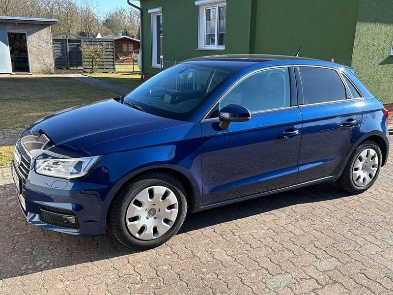 Gebraucht Audi A1 Sport 95 PS (69 kW) 2018 Blau Kleinwagen