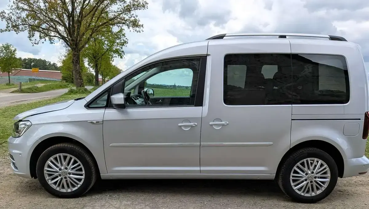 Gebraucht VW Caddy Highline 150 PS (110 kW) 2020 Reflexsilber metallic Van / Kleinbus