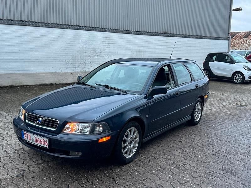 Blau Gebraucht 2003 Volvo V40 Kombi | 999 € (Guter Preis) - Bild 1/4