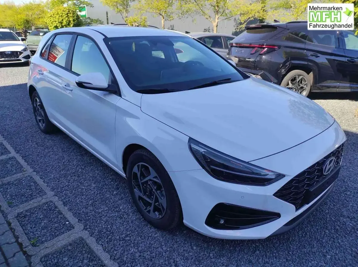 Neu Hyundai i30 GO! 150 PS (110 kW) 2026 Weiß Limousine