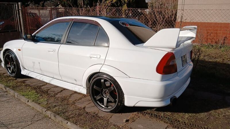 Weiß Gebraucht 1999 Mitsubishi Lancer Limousine | 29.900 € (Fairer Preis) - Bild 1/4