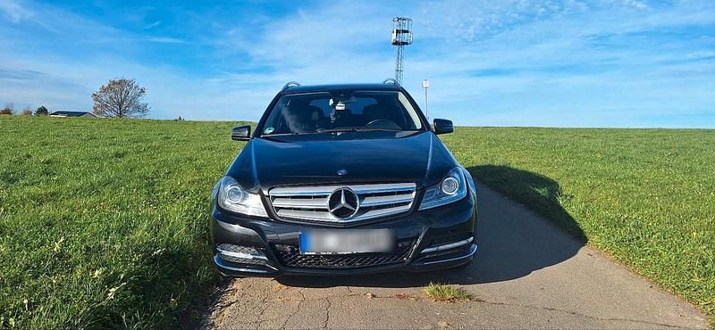 Schwarz Gebraucht 2012 Mercedes C350 Kombi | 7.500 € (Superpreis) - Bild 1/4