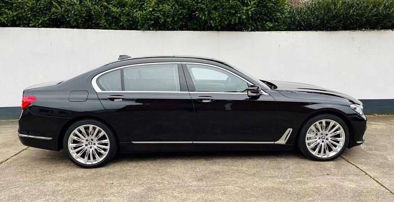 Gebraucht BMW 750L 400 PS (294 kW) 2018 Schwarz 2 Limousine