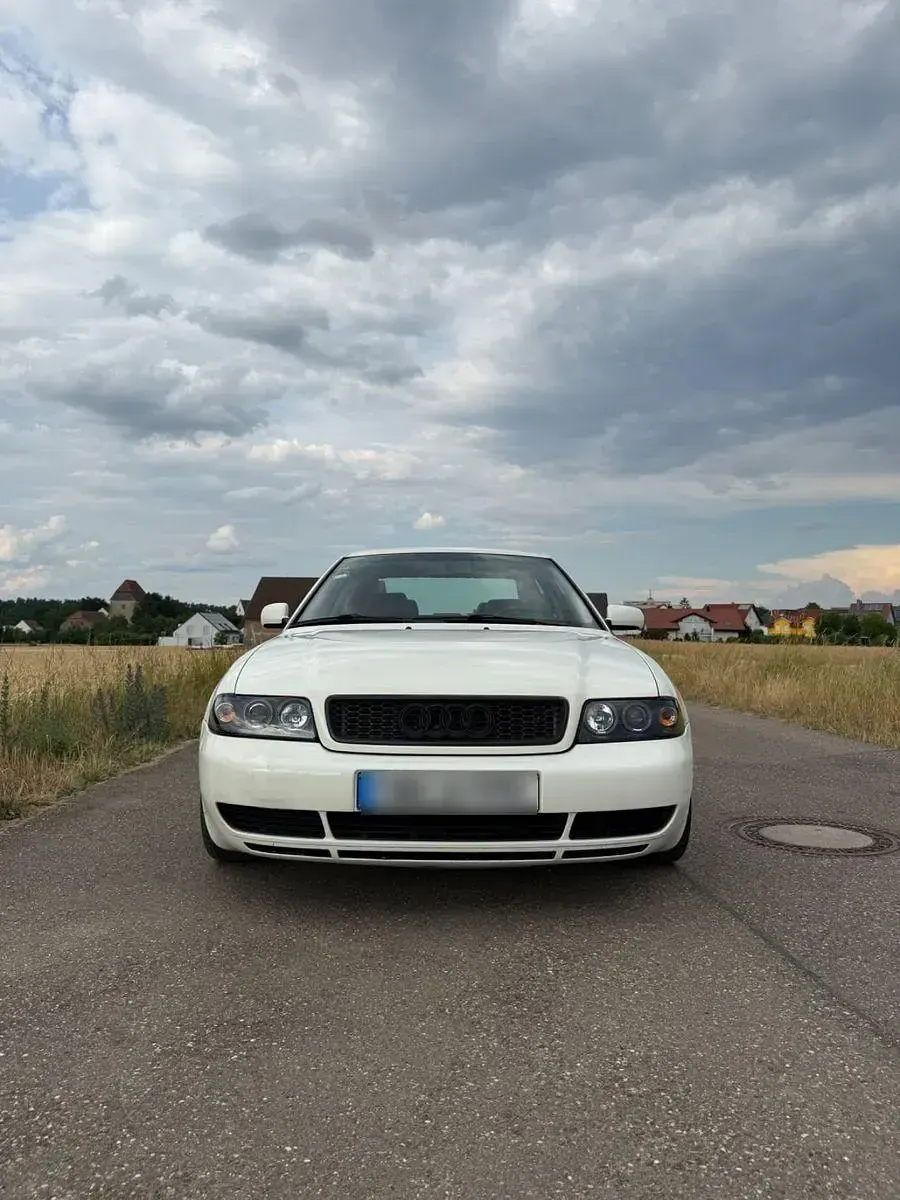 Gebraucht Audi A4 Ambiente 125 PS (91 kW) 1997 Weiß Limousine