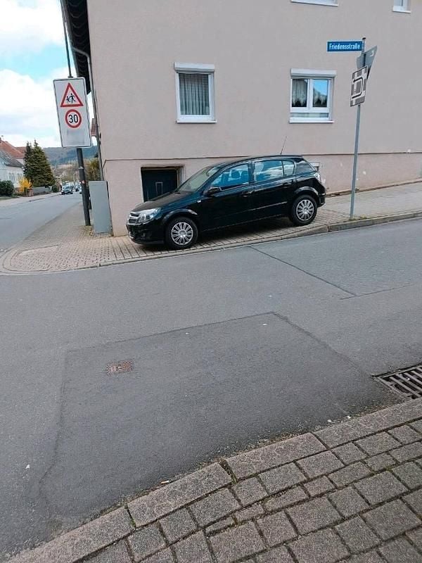 Gebraucht Opel Astra 116 PS (85 kW) 2008 Schwarz Kleinwagen