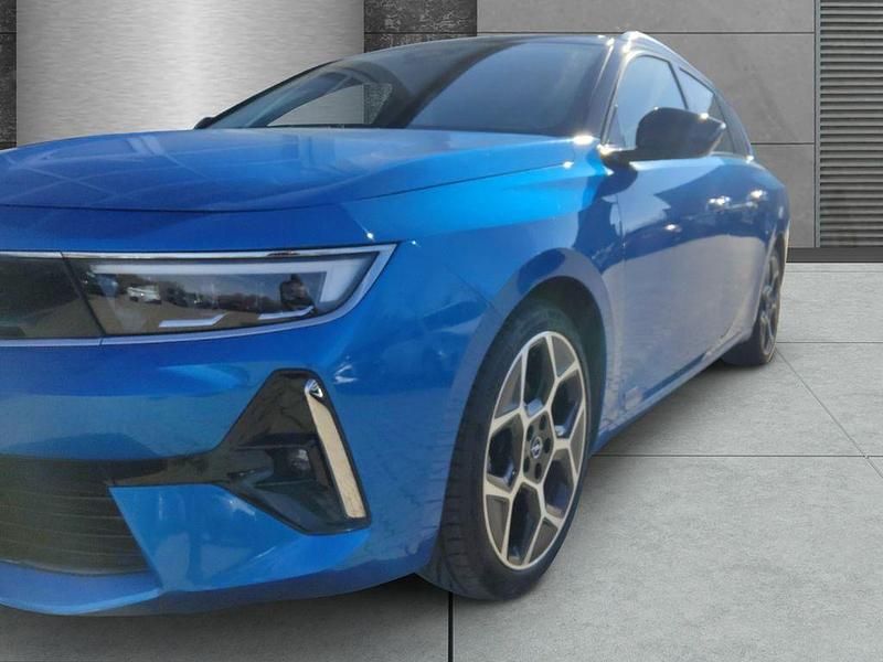 Gebraucht Opel Astra Ultimate 131 PS (96 kW) 2022 Kobalt blau/vertigo blau Kombi