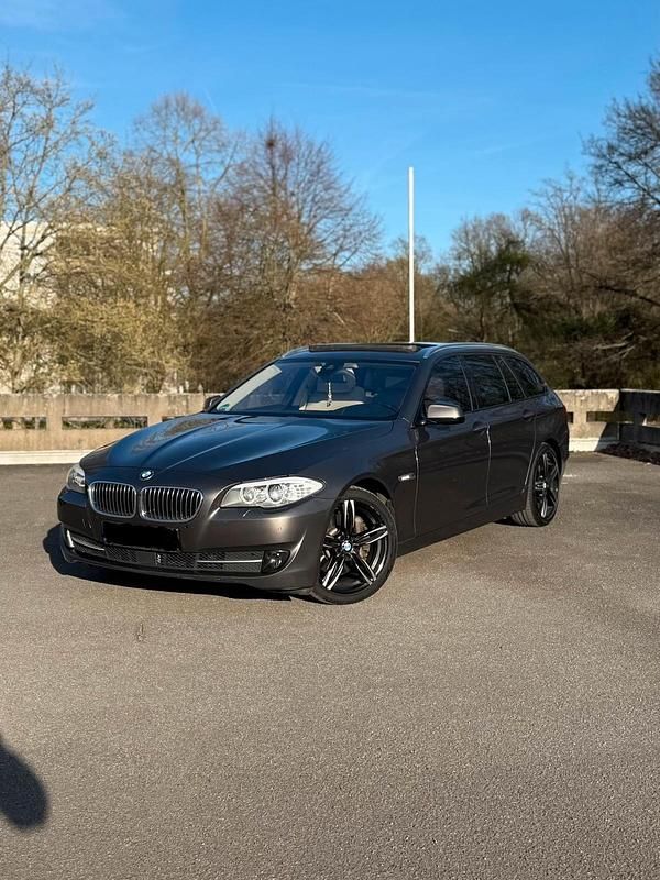 Gebraucht BMW 525 218 PS (160 kW) 2012 Braun Kombi