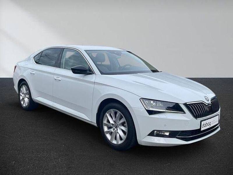 Gebraucht Skoda Superb Style 150 PS (110 kW) 2019 Weiß Limousine