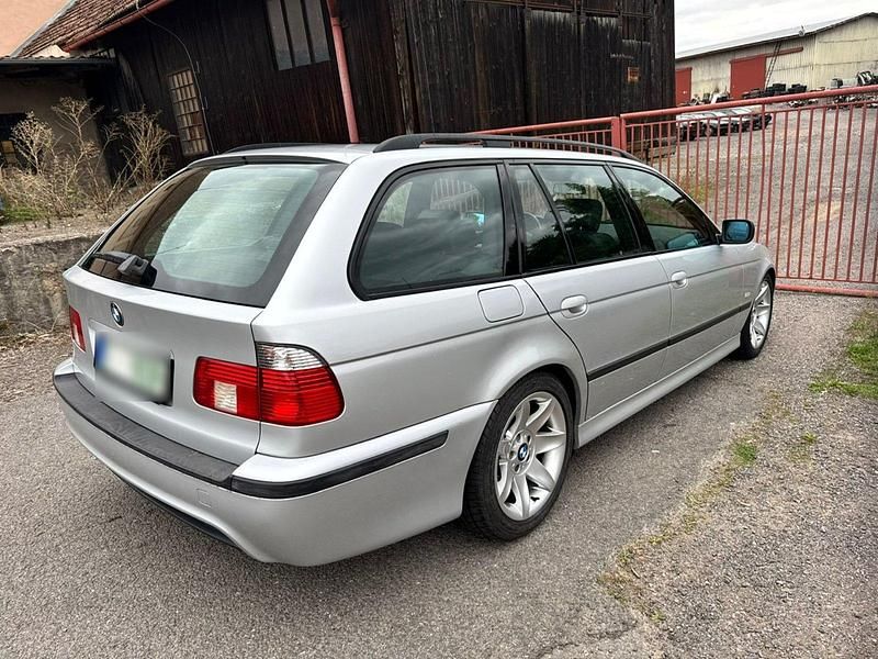 Silber Gebraucht 2003 BMW 530 M Sport Kombi | 7.500 € - Bild 1/4