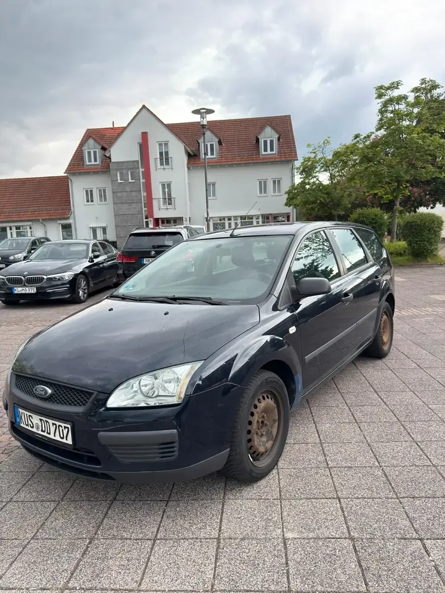 Gebraucht Ford Focus 90 PS (66 kW) 2005 Blau Kombi
