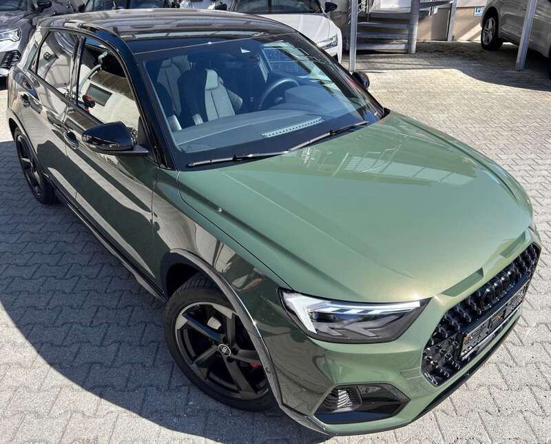 Grün Gebraucht 2024 Audi A1 S-Line Kleinwagen | 34.629 € (Teuer) - Bild 1/4