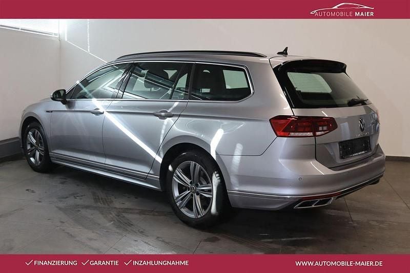 Gebraucht VW Passat R-line 150 PS (110 kW) 2022 Pyritsilber metallic Kombi