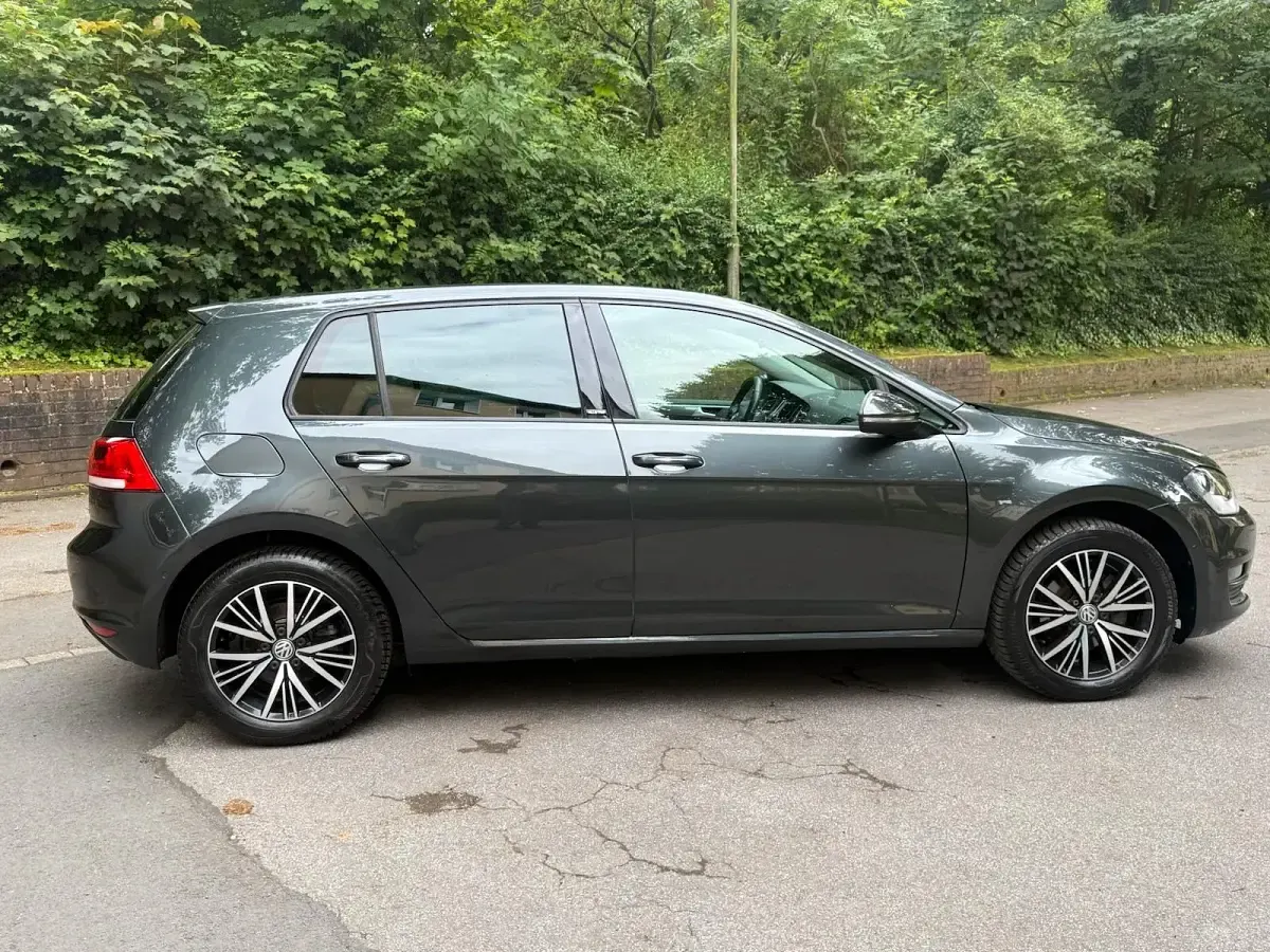 Gebraucht VW Golf VII Allstar 125 PS (91 kW) 2016 Grau Kleinwagen