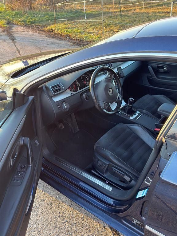 Second-hand VW CC 160 CP (117 kW) 2012 Albastru Berlinǎ