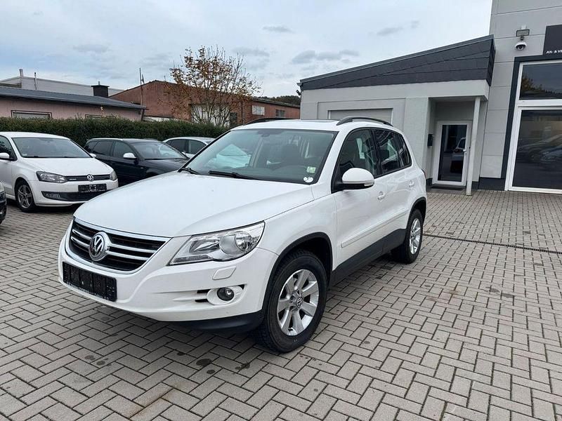 Weiß Gebraucht 2010 VW Tiguan Track & Field SUV | 8.999 € (Fairer Preis) - Bild 1/4