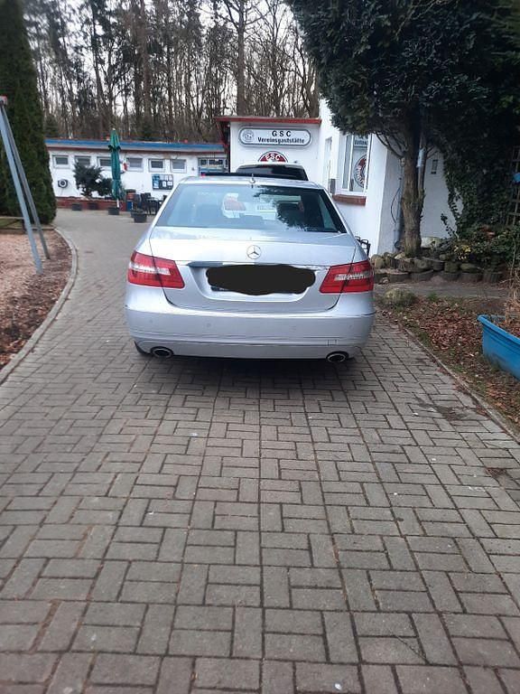 Gebraucht Mercedes E350 231 PS (169 kW) 2009 Grau Limousine