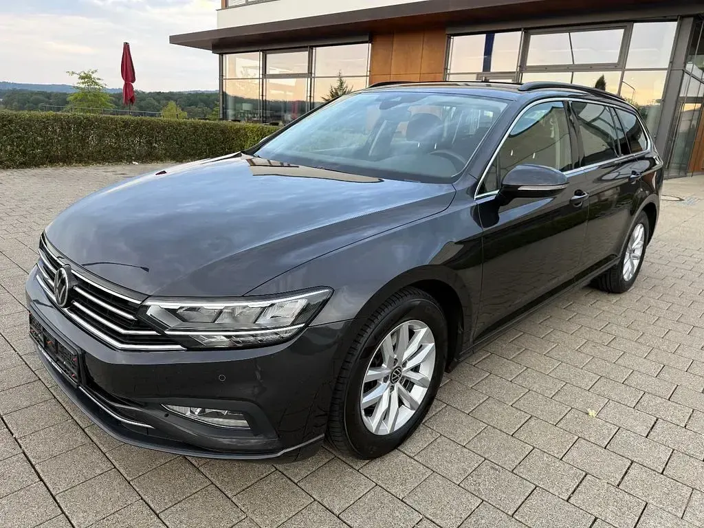 Gebraucht VW Passat Business 150 PS (110 kW) 2021 Grau Kombi