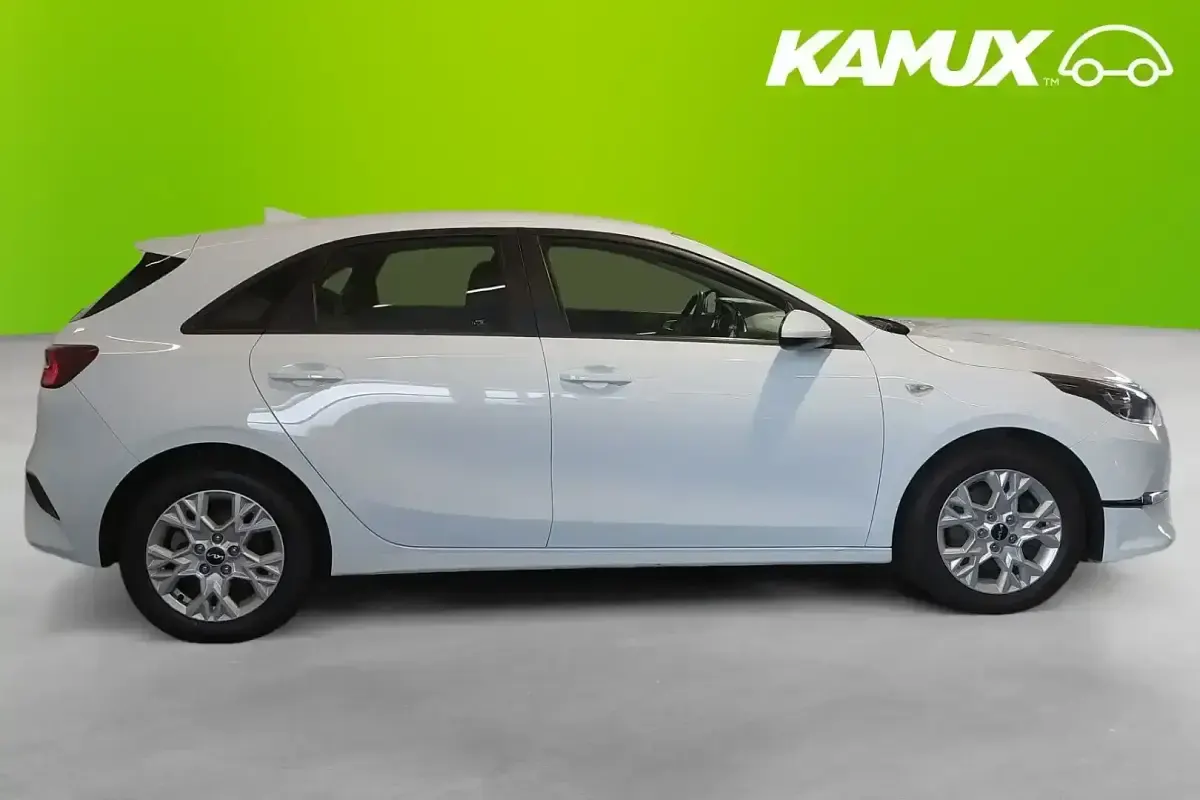 Gebraucht Kia Ceed 120 PS (88 kW) 2022 Weiß Kleinwagen