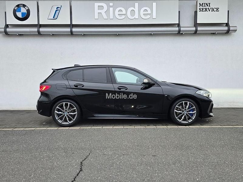 Gebraucht BMW M135 Sport Line 306 PS (225 kW) 2023 Schwarz Kleinwagen