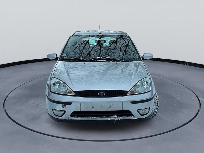 Silber Gebraucht 2003 Ford Focus Limousine | 500 € (Superpreis) - Bild 1/4