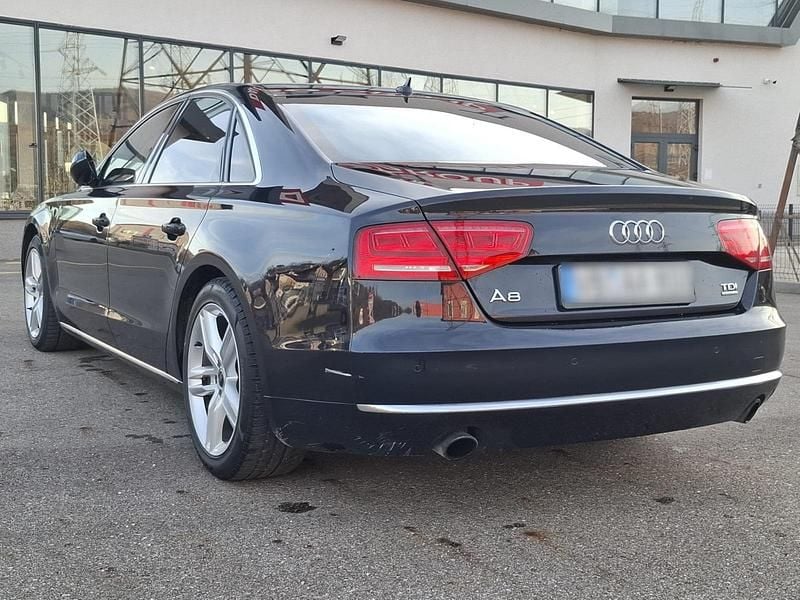 Second-hand Audi A8 351 CP (258 kW) 2011 Albastru Berlinǎ
