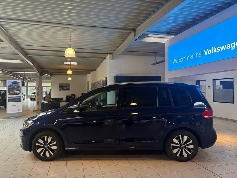 Gebraucht VW Touran Move 150 PS (110 kW) 2023 Blau Van / Kleinbus