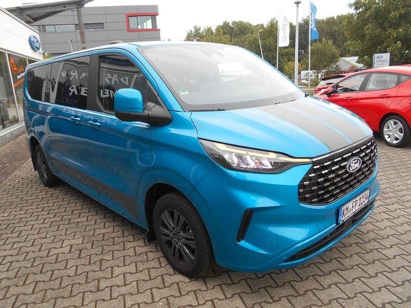 Gebraucht Ford Tourneo Titanium 150 PS (110 kW) 2025 Blau Van / Kleinbus