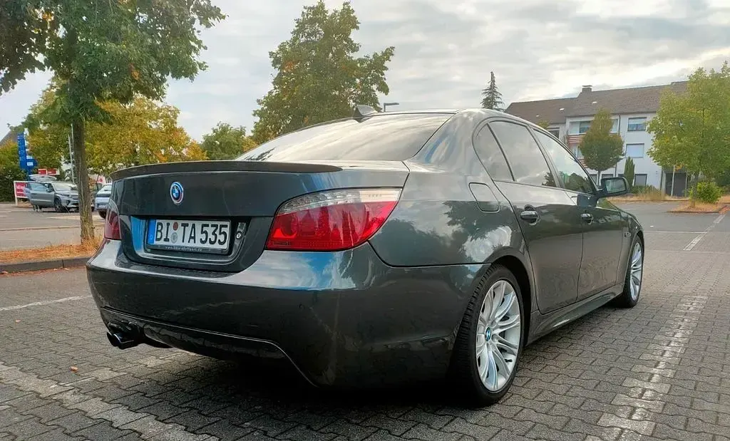 Gebraucht BMW 535 Lifestyle 286 PS (210 kW) 2009 Grau Limousine