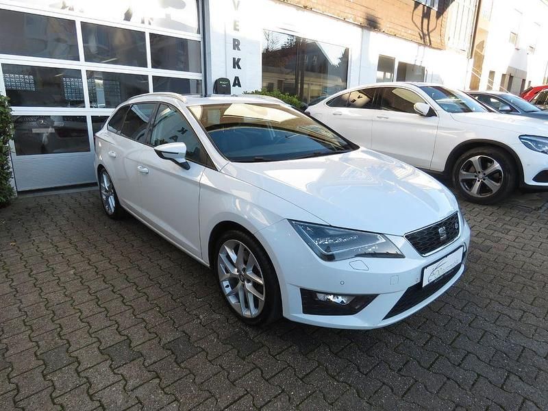 Weiß Gebraucht 2015 Seat Leon ST FR Kombi | 9.900 € (Guter Preis) - Bild 1/4
